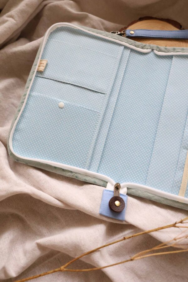 在美麗的畫裡工作1-裡布1 A5聖誕手帳布書衣|媽媽寶寶手冊書套